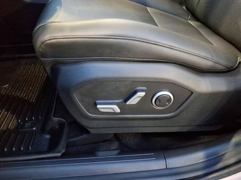 Used 2025 Hyundai Santa Fe SEL image 12