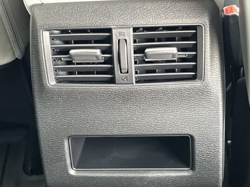 New 2026 Mitsubishi Outlander SE image 17