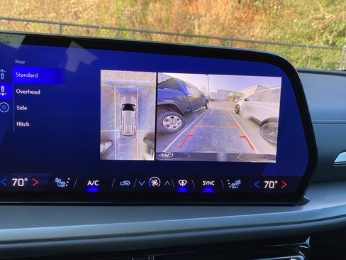 Used 2024 Chevrolet Traverse LT w/ Trailering Package image 27