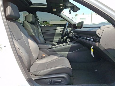 Used 2023 Honda Accord Sport image 9