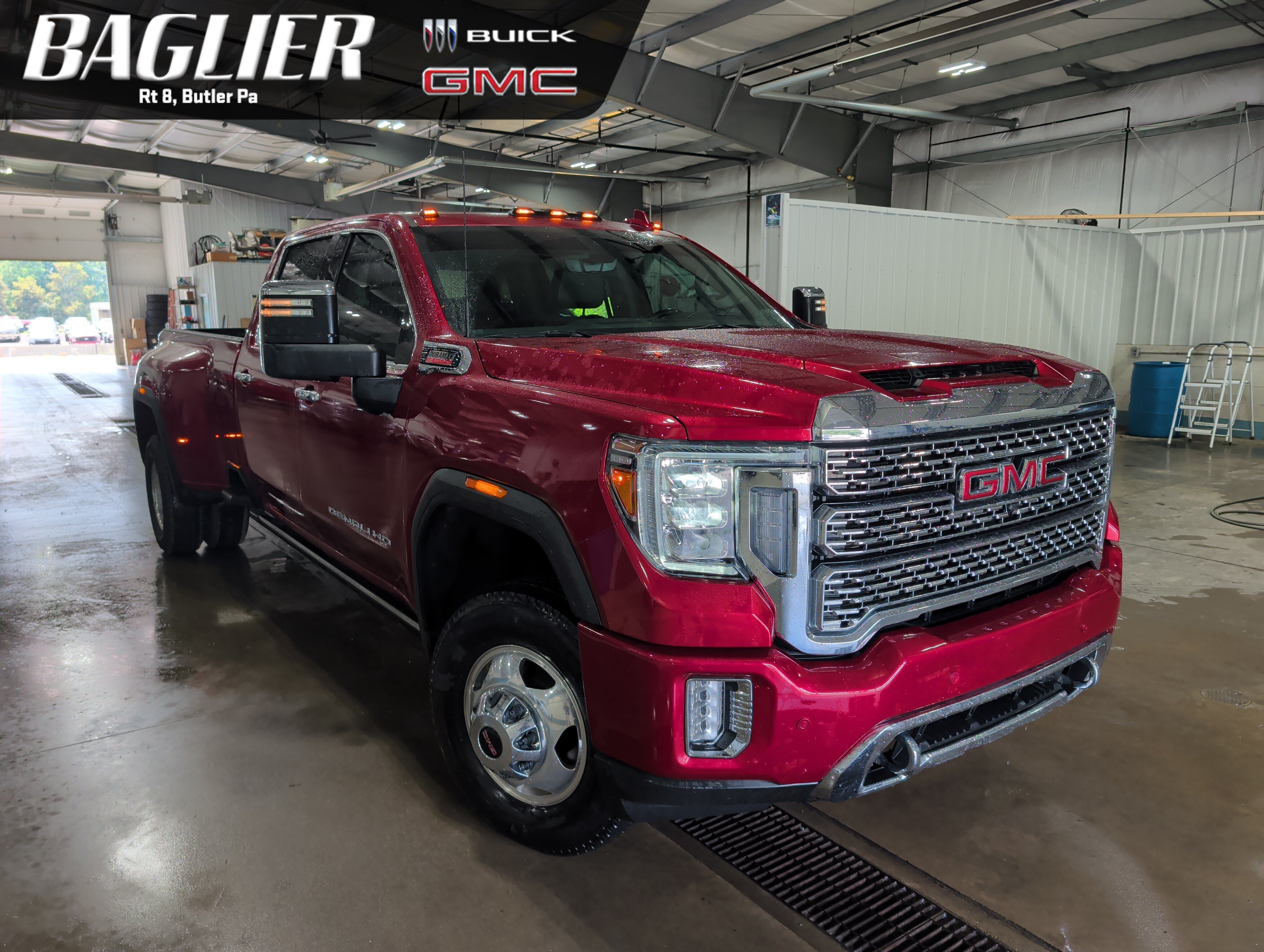 Used 2023 GMC Sierra 3500 Denali w/ Denali Ultimate Package AWD/4WD image 1