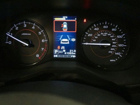 Used 2022 Subaru Crosstrek 2.0i Premium w/ Moonroof Package AWD/4WD image 16