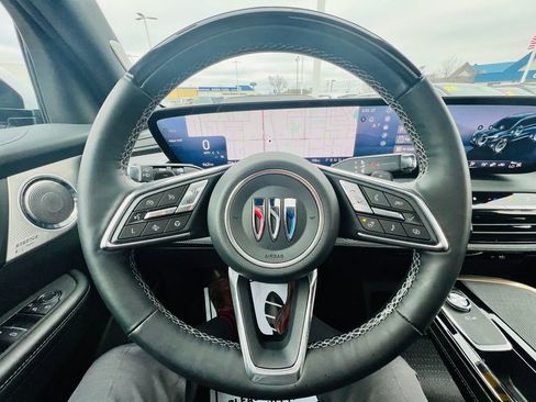 Used 2025 Buick Enclave Avenir w/ Super Cruise Package image 33