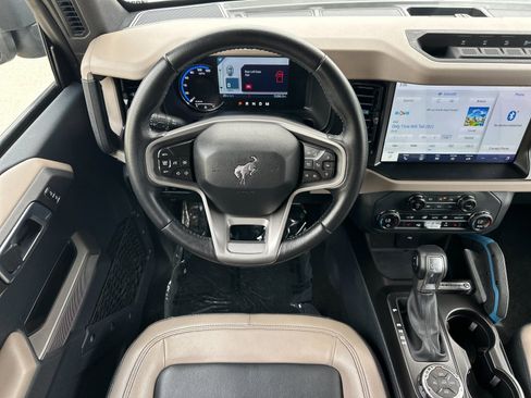 Used 2023 Ford Bronco Wildtrak AWD/4WD image 17