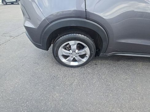 Certified 2021 Honda HR-V LX image 11