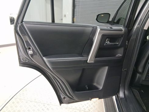 Used 2015 Toyota 4Runner Limited image 30