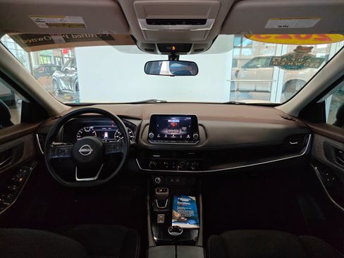 Used 2023 Nissan Rogue S AWD/4WD image 25