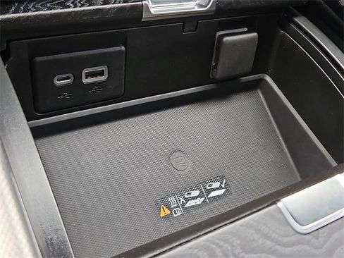 Used 2022 GMC Yukon Denali image 28