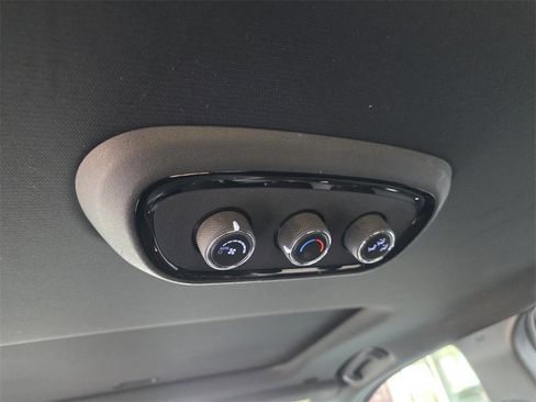 Used 2022 Dodge Durango GT image 11