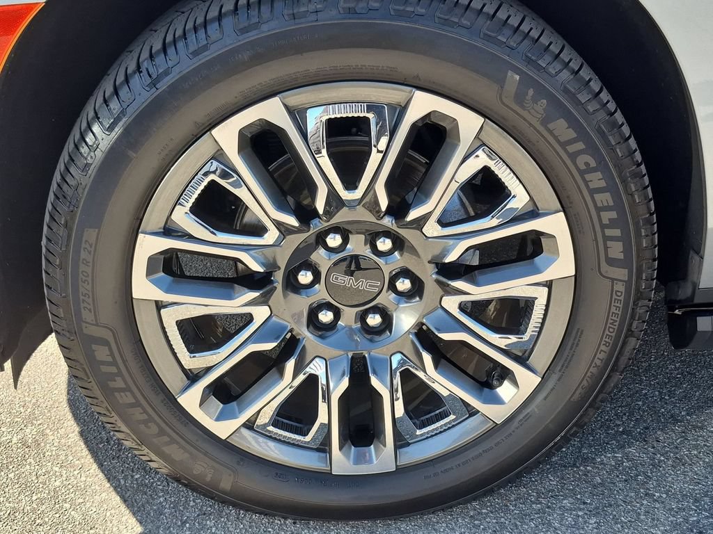 Used 2024 GMC Yukon Denali Ultimate AWD/4WD image 26