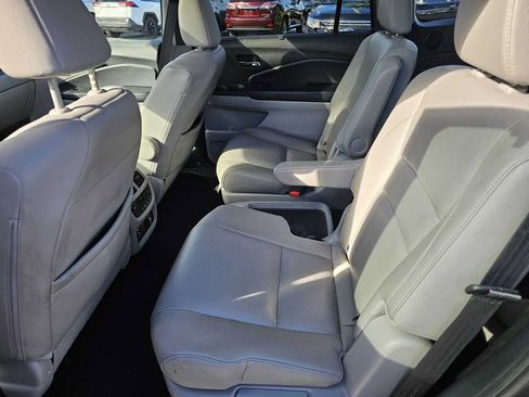 Used 2017 Honda Pilot Elite image 9