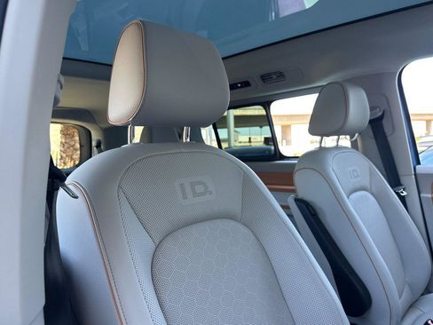 New 2025 Volkswagen ID. Buzz 1st Edition image 16