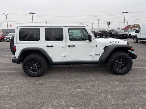Used 2024 Jeep Wrangler Unlimited image 7