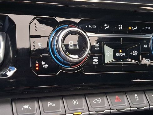 Used 2024 GMC Sierra 1500 AT4X w/ AT4X AEV Edition image 25