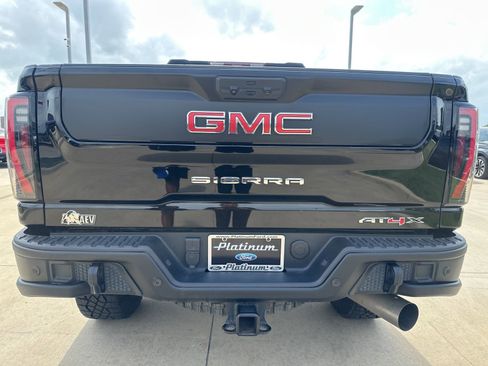 Used 2024 GMC Sierra 2500 AT4X w/ AT4X AEV Edition image 4