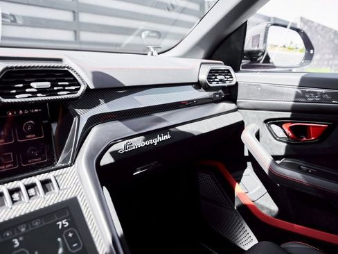 Used 2024 Lamborghini Urus Performante image 93