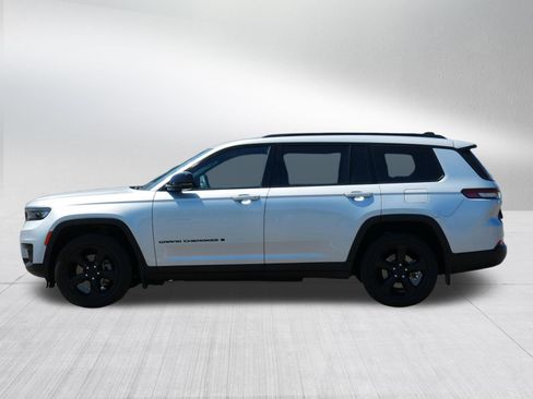 Used 2023 Jeep Grand Cherokee L Laredo AWD/4WD image 3
