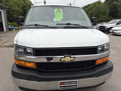 Used 2018 Chevrolet Express 2500 w/ Enhanced Convenience Package RWD image 13