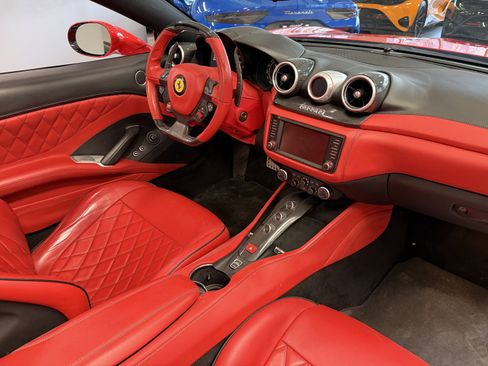 Used 2016 Ferrari California T image 14
