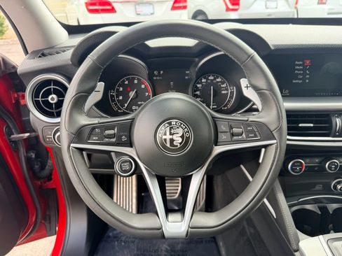 Used 2018 Alfa Romeo Stelvio Sport w/ Quick Order Package 22J Sport AWD/4WD image 17