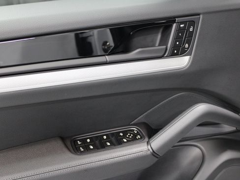 Certified 2024 Porsche Cayenne S image 25