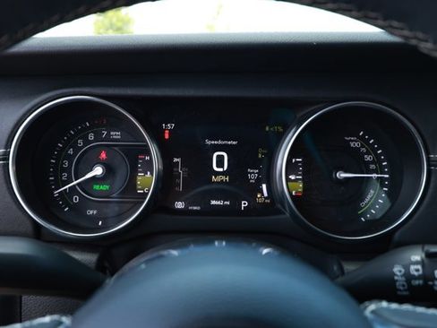 Used 2023 Jeep Wrangler Unlimited Sahara AWD/4WD image 13
