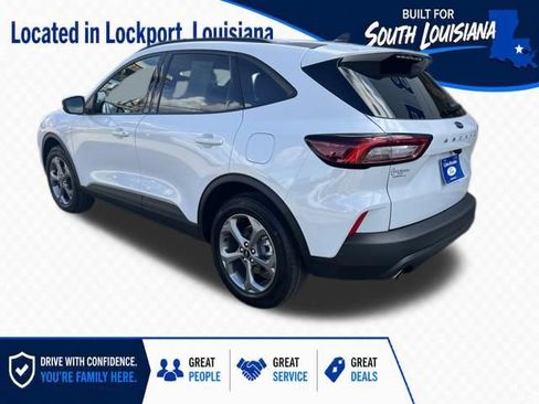 Used 2025 Ford Escape ST-Line Select AWD/4WD image 3