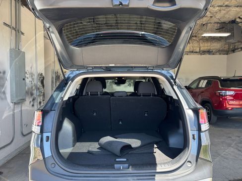 Used 2025 Kia Sportage LX FWD image 30