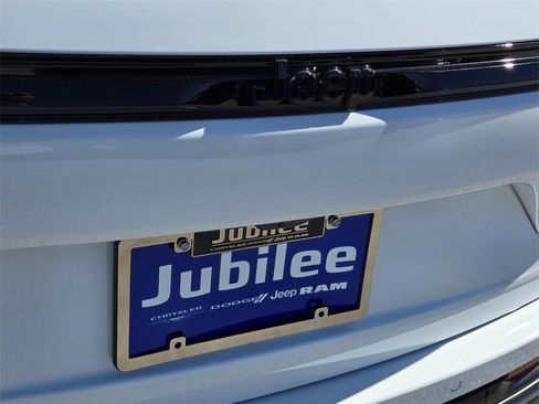 New 2025 Jeep Grand Cherokee Altitude image 29