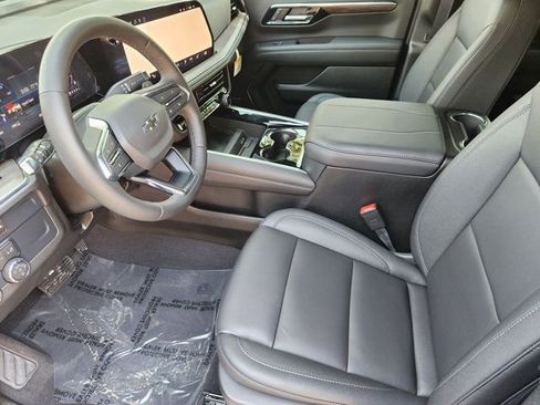 Used 2026 Chevrolet Suburban Z71 w/ Comfort Package image 4