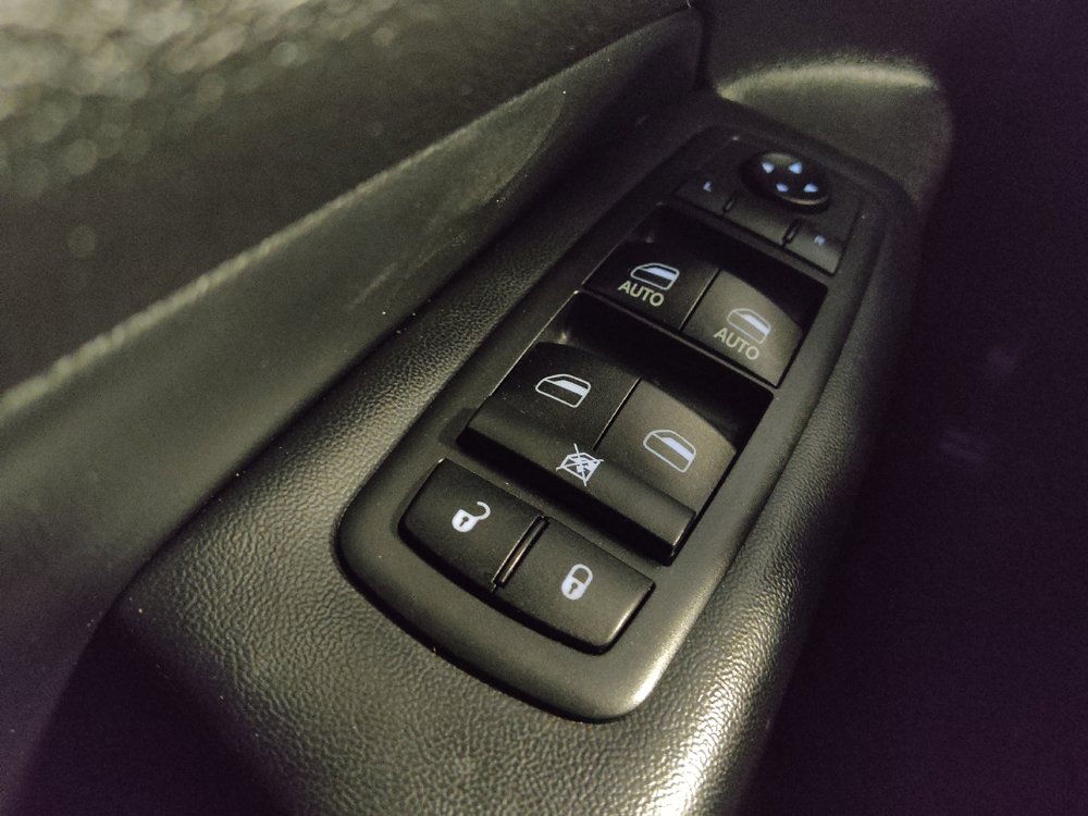 Used 2019 Jeep Grand Cherokee Laredo w/ Laredo X Package RWD image 27