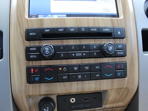 Used 2011 Ford F150 Lariat w/ Lariat Chrome Pkg image 32