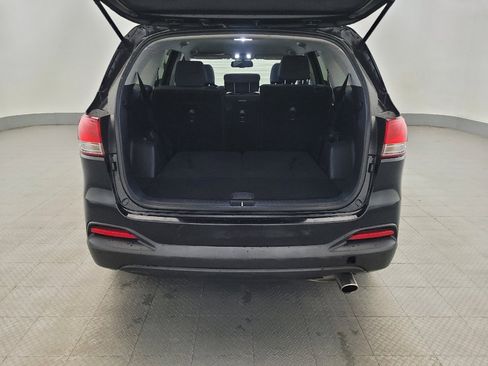 Used 2017 Kia Sorento LX w/ LX Convenience Package image 29