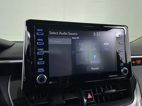 Used 2021 Toyota Corolla LE FWD image 14