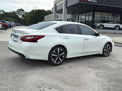 Used 2018 Nissan Altima 2.5 SR FWD image 5