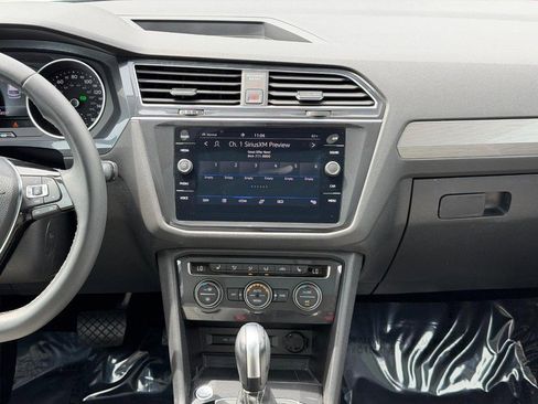Used 2021 Volkswagen Tiguan SE w/ Panoramic Sunroof Package AWD/4WD image 14