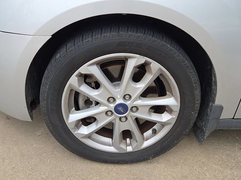 Used 2014 Ford Transit Connect Titanium FWD image 2
