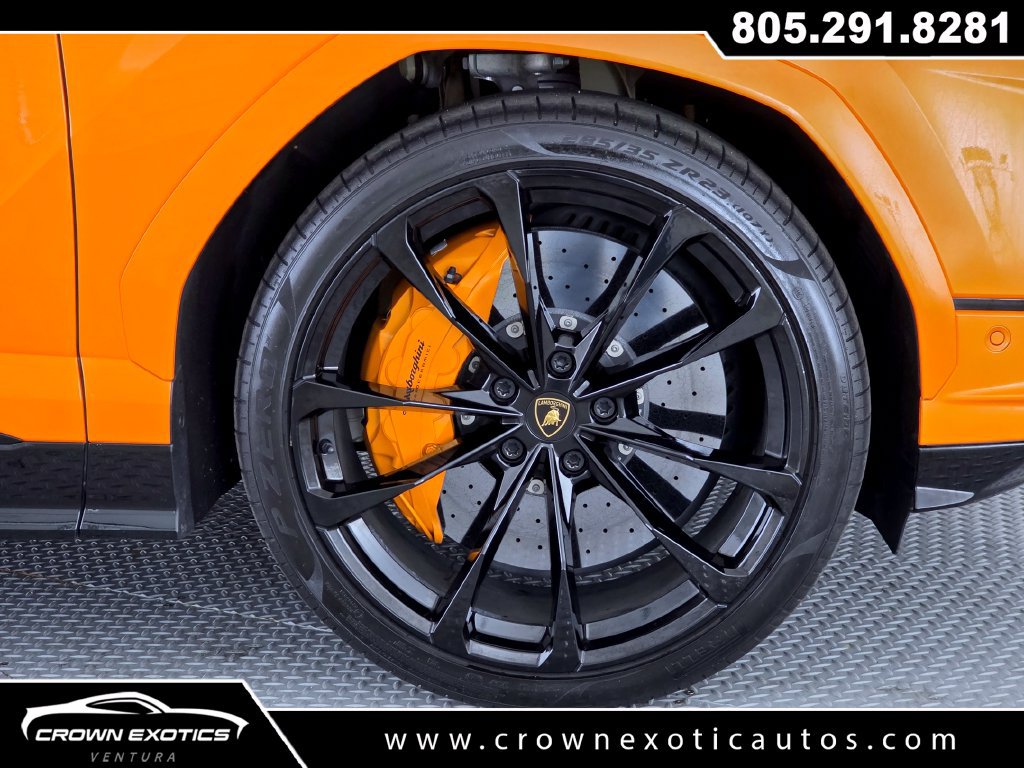 Used 2024 Lamborghini Urus S AWD/4WD image 9