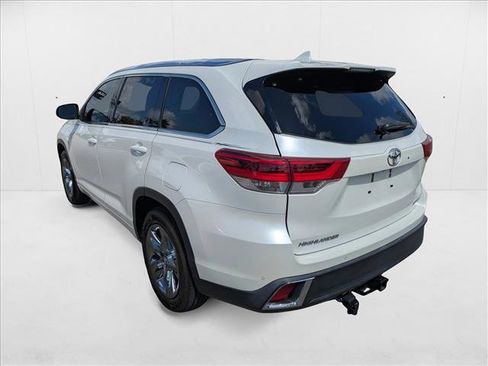 Used 2019 Toyota Highlander Limited Platinum image 8