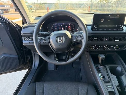 Certified 2025 Honda Accord SE image 13
