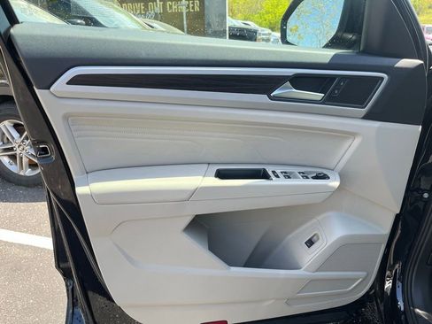 Certified 2023 Volkswagen Atlas SE w/ Panoramic Sunroof Package AWD/4WD image 10