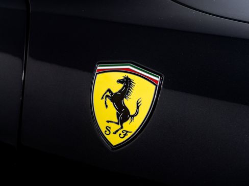 Used 2019 Ferrari Portofino image 27