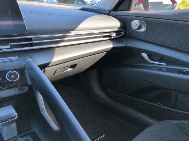 Used 2024 Hyundai Elantra SEL FWD image 45
