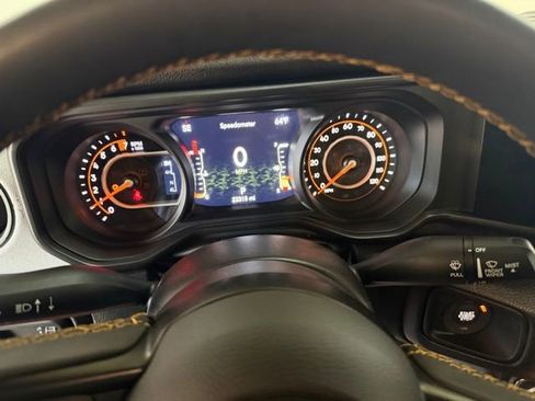 Used 2024 Jeep Gladiator Sport image 30