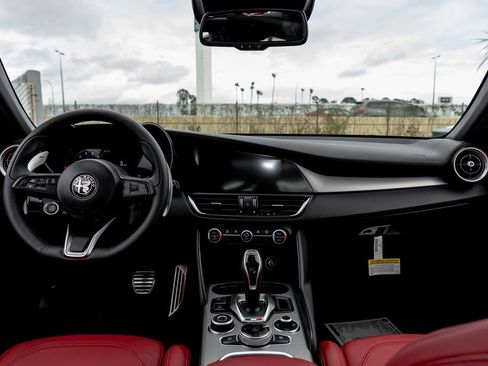 New 2025 Alfa Romeo Giulia w/ Veloce Package Rwd image 29
