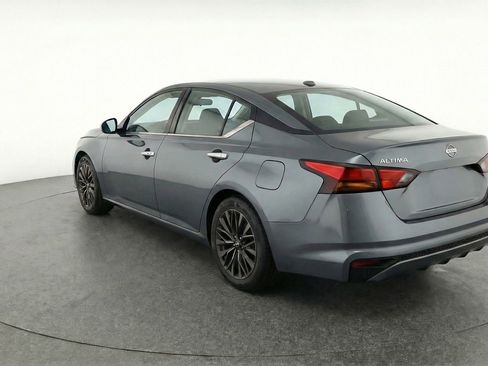 Used 2025 Nissan Altima 2.5 SV image 6