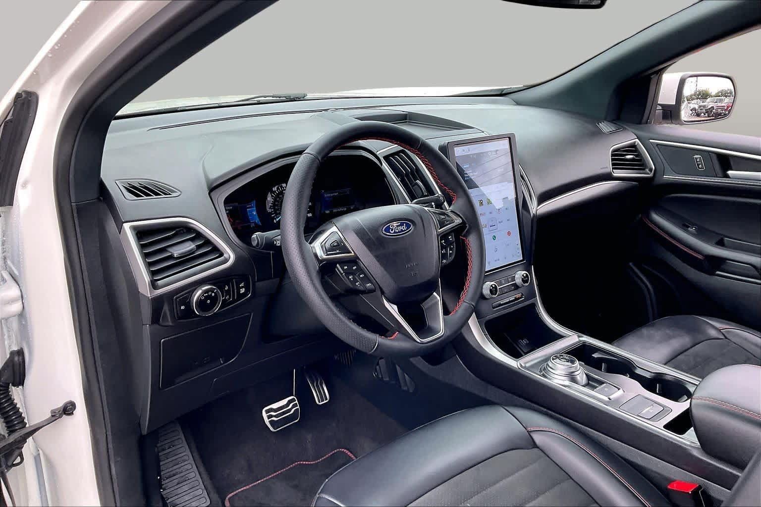 Used 2024 Ford Edge ST-Line AWD/4WD image 16