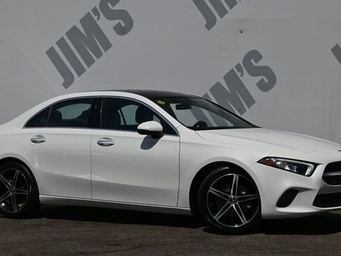 Used 2021 Mercedes-Benz A 220 image 3