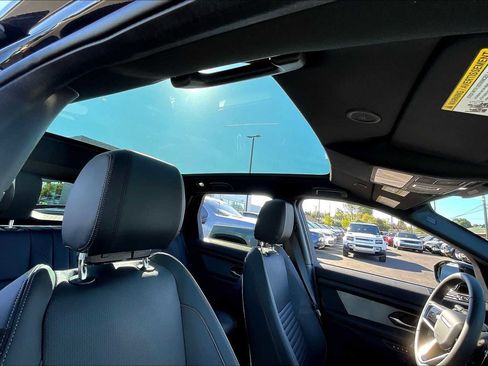 Used 2025 Land Rover Discovery Sport Dynamic SE image 25