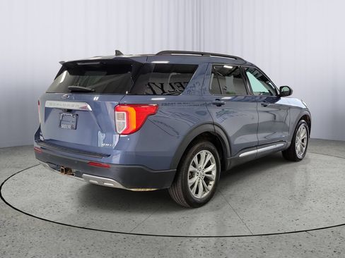 Certified 2021 Ford Explorer XLT w/ Equipment Group 202A AWD/4WD image 2